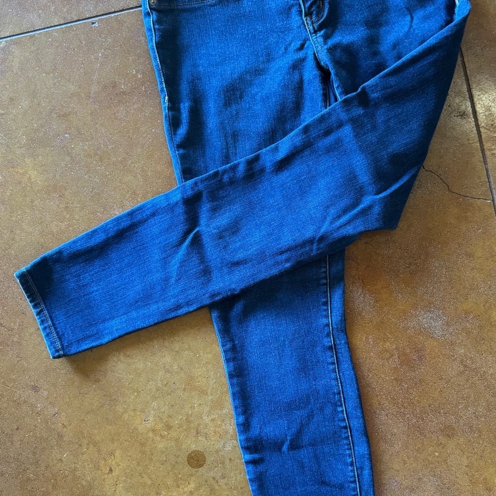 LILA RYAN Deep Blue Skinny Jeans size 28